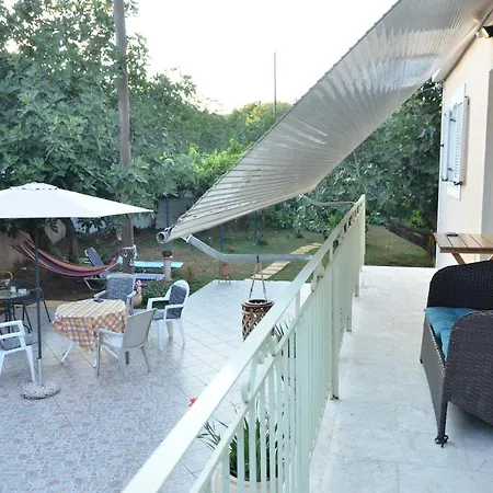 Doloi Garden House
