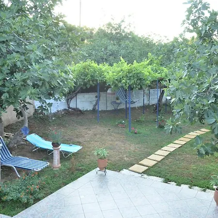 Doloi Garden House Semesterbostad